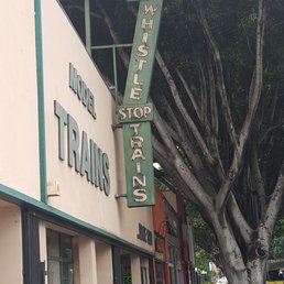 You can only see the sign when approaching from the east.
