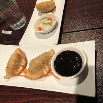 Papa Thai Chef - Curry puffs and fried chicken dumplings - Thai Near Me - Bloomfield, New Jersey