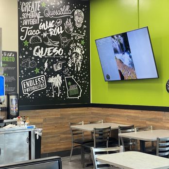 Bubbakoo's Burritos - New Mexican Cuisine Near Me - Jonesboro, Georgia