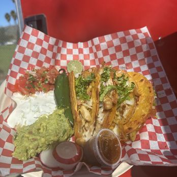 Mi Cocina - Plancha Chicken Tacos - Food Trucks Near Me - Calistoga, California Mi Cocina - Plancha Chicken Tacos - Food Trucks Near Me - Calistoga, California