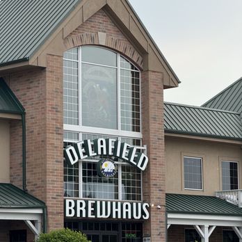 Delafield Brewhaus - Pubs Near Me - Delafield, Wisconsin