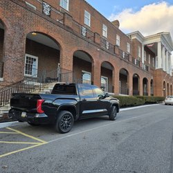 Virginia's Natural Bridge Park and Historic Hotel - Out front on a Thursday in December