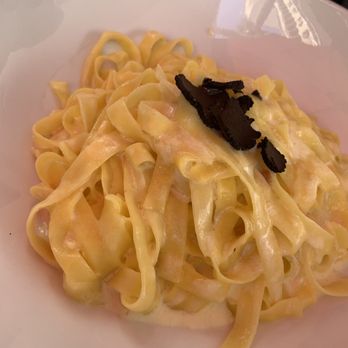 Mi Piace - Fettuccine Alfredo Tartufo - Italian Near Me - Pasadena, California