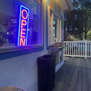 Chloe'S Corner - Ice Cream & Frozen Yogurt Near Me - Philadelphia, Pennsylvania