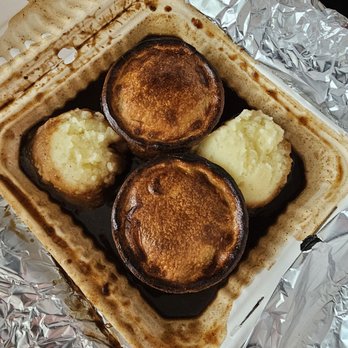 Eastend Pie & Mash - Chicken leek and cider pie with mashed potato - British Near Me - Toronto, Ontario