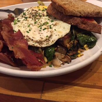 The Mud House - Dat Hash: leeks, kale, smoked oyster mushrooms, eggs...YUM!! - Coffee & Tea Near Me - Saint Louis, Missouri