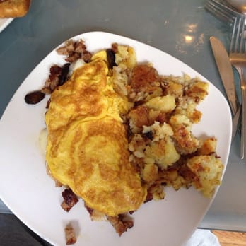Butter Cafe - Build your own: turkey sausage, onions, mushrooms mozzarella omelet - New American Near Me - Dayton, Ohio