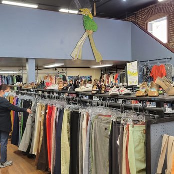 DeeLux - Used, Vintage & Consignment Near Me - Orange, California