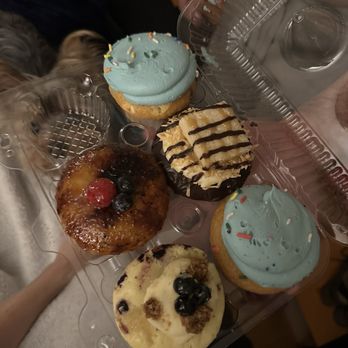 Molly's Cupcakes - Bakeries Near Me - New York, New York Molly's Cupcakes - Bakeries Near Me - New York, New York
