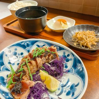 Little Plum - ahi tataki - Asian Fusion Near Me - Honolulu, Hawaii