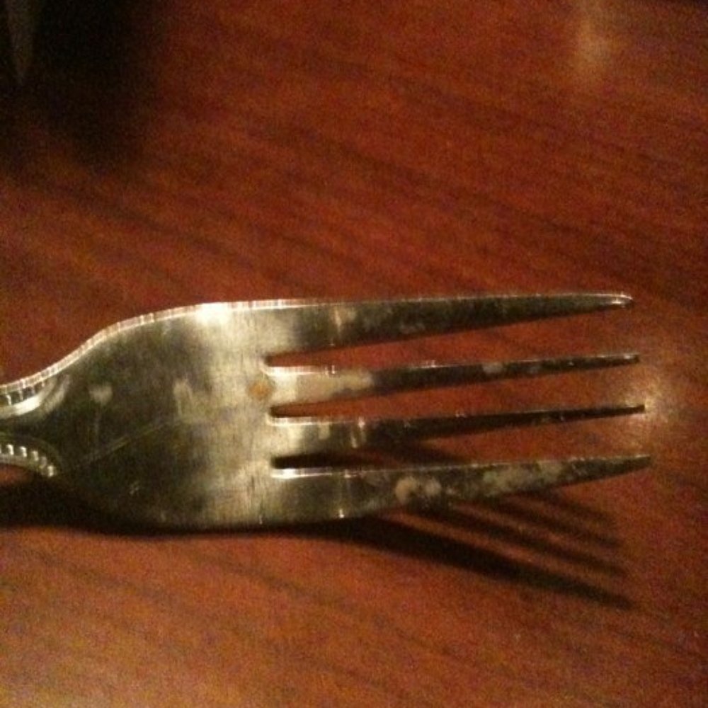 Ruby Tuesday - My folk was dirty Ewww!!! - American Near Me - Elizabeth, New Jersey