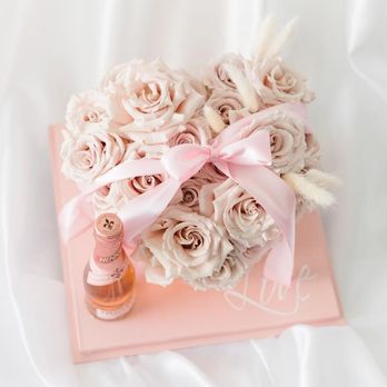 Lena's Floral Designs - Floral Designers Near Me - Toronto, Ontario Lena's Floral Designs - Floral Designers Near Me - Toronto, Ontario