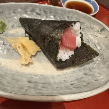 Rokkaku Hamakatsu - Tuna roll - Japanese Near Me - Honolulu, Hawaii