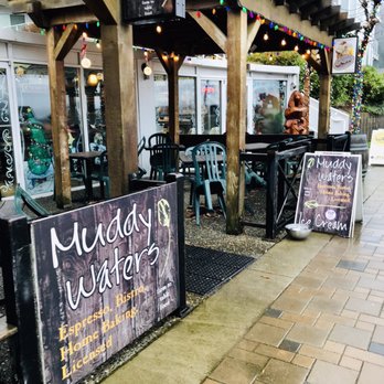 Muddy Waters Cafe - Entrance area - Cafes Near Me - Harrison Hot Springs, British Columbia Muddy Waters Cafe - Entrance area - Cafes Near Me - Harrison Hot Springs, British Columbia