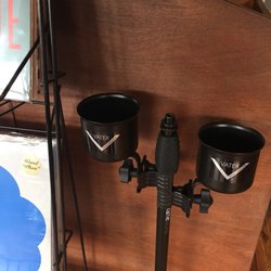 Volume Hillsborough - Music stand drink holders!