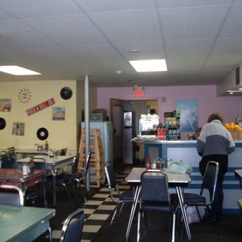 Cosmo's Diner - 50s style cosmos diner interior wall furniture decor front st N thorold Ontario canada - Diners Near Me - Thorold, Ontario Cosmo's Diner - 50s style cosmos diner interior wall furniture decor front st N thorold Ontario canada - Diners Near Me - Thorold, Ontario
