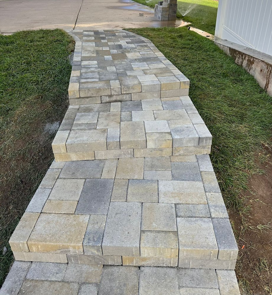 Hormiga Landscapes - tree service in South Salt Lake, UT