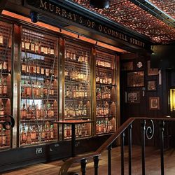 Murrays Bar - Beautiful ceiling in this old pub.