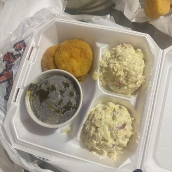 Full Moon BBQ - Where is me devil eggs ? Why greens taste like yesterday? Horribly presented horrible taste horrible communication - Barbeque Near Me - Birmingham, Alabama