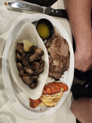 Lucky's Steakhouse by null