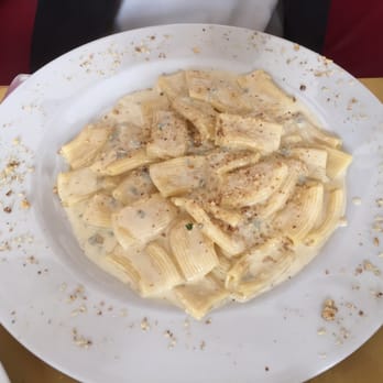 L'Angolo - Pâtes gorgonzola et noix - Italian Near Me - Paris, 75 L'Angolo - Pâtes gorgonzola et noix - Italian Near Me - Paris, 75
