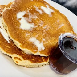 Martha's Pancake House Cafe - The short stack - perfect pancakes!