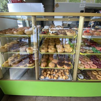 AM Donut & Yogurt - Tons of variety - even at 2pm when we came! - Donuts Near Me - Monrovia, California