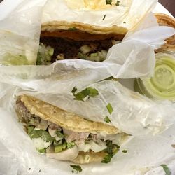 Panaderia Y Taqueria Casas - Lengua, Chorizo Tacos
