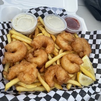 Dia De Los Pescados - Shrimp and chips - Food Trucks Near Me - El Paso, Texas