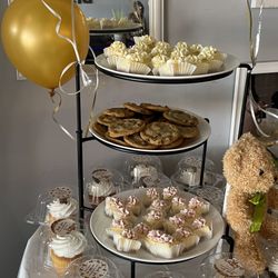 Sweet Revolution - Mini cheesecake bites.