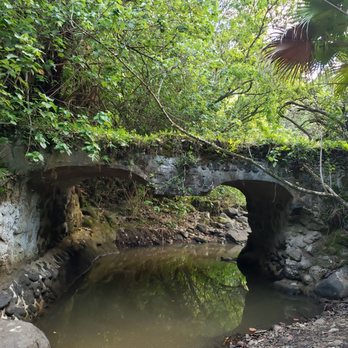 Moanalua Valley Trail - One of the many bridges - Hiking Near Me - Moanalua, Hawaii Moanalua Valley Trail - One of the many bridges - Hiking Near Me - Moanalua, Hawaii