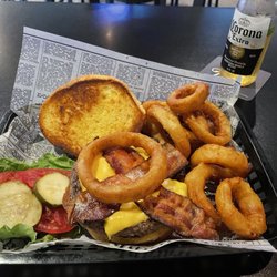 The Crowd Around Me - Northside Burger was great. With beer battered onion rings.