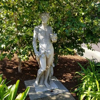 Beringer Vineyards - Yard - Wineries Near Me - St. Helena, California