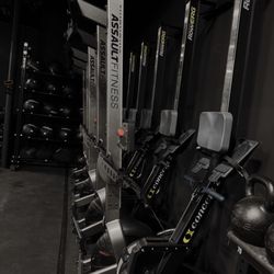 Every detail matters. Premium equipment, exceptional coaching, and a community that supports your goals.