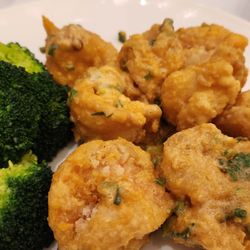 紀利華木球會 - Salted egg yolk prawns