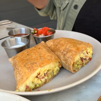 FIG Restaurant - Bars Near Me - Santa Monica, California