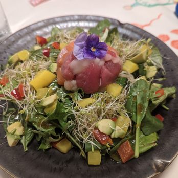 Choo Choo Train - Sashimi salad. Very good. - Conveyor Belt Sushi Near Me - Leonia, New Jersey Choo Choo Train - Sashimi salad. Very good. - Conveyor Belt Sushi Near Me - Leonia, New Jersey
