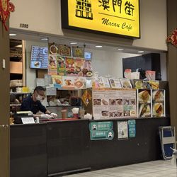 Macau Cafe - Stall front counter