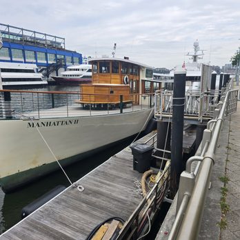 Classic Harbor Line New York - Exterior of the Manhattan II Boat - Boating Near Me - New York, New York