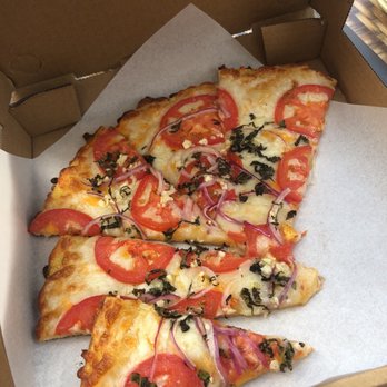 Fultano's Pizza - Margherita pizza. So close to the beach and I love the fresh garlic. Thank you!! It was really tasty and the price was nice - Pizza Near Me - Cannon Beach, Oregon
