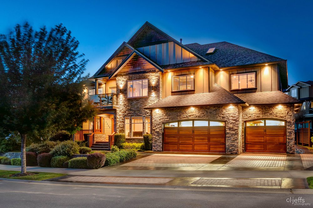 VILLAGE REAL ESTATE Updated October 2024 119A 4 N Main St, Galena