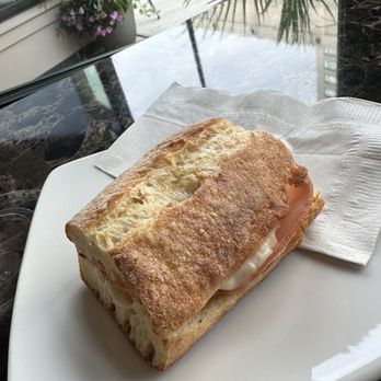 Brew House Downtown - Breakfast sandwich - Speakeasies Near Me - Toledo, Ohio