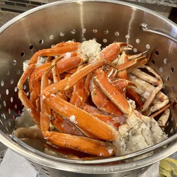 ABSeafood - crab legs in a colander - Seafood Markets Near Me - Elizabethtown, Kentucky