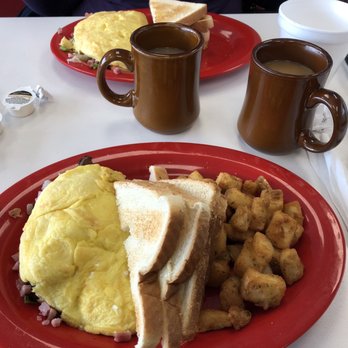 Dolly's Diner - Supreme Omelet and the Western Omelet. - Diners Near Me - Princeton, West Virginia
