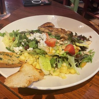 Bahama Breeze - Tropical Chicken Salad - Seafood Near Me - Altamonte Springs, Florida Bahama Breeze - Tropical Chicken Salad - Seafood Near Me - Altamonte Springs, Florida