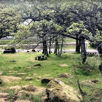 Ruthton County Park - Small park with a couple of picnic tanles - Parks Near Me - Hood River, Oregon