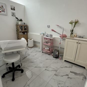 Kriti Eyebrows Threading - Waxing room - Threading Services Near Me - Henderson, Nevada