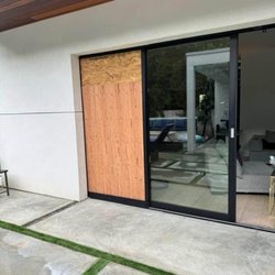 Glass Repair & Board up Portella - Emergency board up Los Angeles 24h