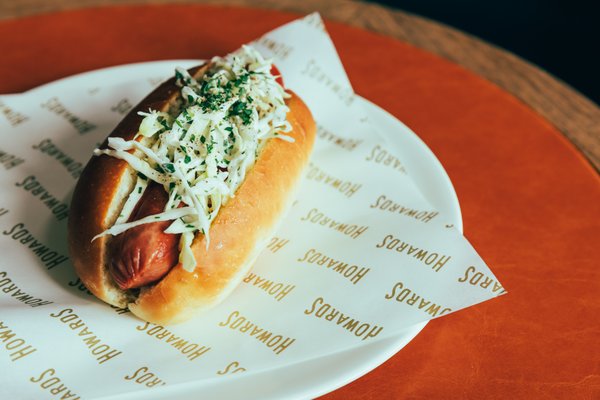 Howards Bar & Club by null