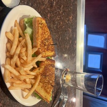 BJ's Restaurant & Brewhouse - My Boss had a California Chicken Club w fries !!! N a Brewnette !!!! - Pizza Near Me - Brea, California